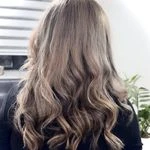 لوگوی خدمات رنگ و کراتینه مو فرشته