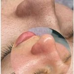 لوگوی کلینیک زیبایی و پاکسازی پوست پاریزبیوتی