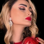 تصویر سالن زیبایی و عروس روبی رژ (سرخ گون)