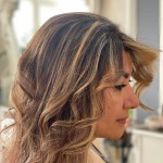 نمونه کار خدمات تخصصی رنگ و لایت مو مهناز میزرایی