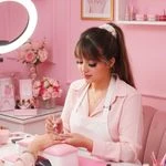 لوگوی مرکز خدمات و آموزش کاشت ناخن و مژه رامونا