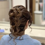 سالن زیبایی و سولاریوم پر طلایی