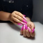 لوگوی مرکز تخصصی کاشت ناخن و ترمیم ناخن ساغر