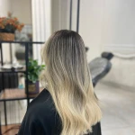  سالن زیبایی لی لی صادقی