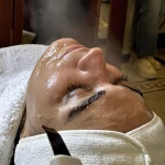 تصویر کلینیک پاکسازی پوست و لیزرکندلا رها