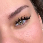  مرکز تخصصی کاشت و اکستنشن مژه شکوفه