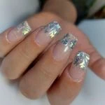 لوگوی خدمات و آموزش کاشت و ترمیم ناخن فاطمه