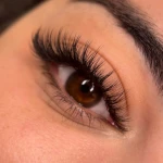 تصویر سالن زیبایی رِو بیوتی
