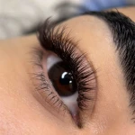 سالن زیبایی رِو بیوتی
