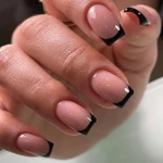 آموزش و خدمات کاشت ناخن و پدیکور نیلین