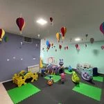 مهدکودک دو زبانه و پیش دبستانی همبازی