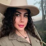 لوگوی لیفت و کاشت مژه و ناخن کار هفت تیر