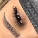 خدمات کاشت و اکستنشن مژه و ابرو هاله