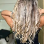 سالن زیبایی و سولاریوم پر طلایی