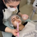 فشیال و پاکسازی پوست النازوید