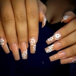 مرکز تخصصی کاشت ناخن و میکروبلید مریم