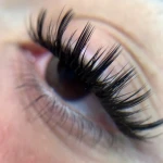 آموزشگاه و سالن زیبایی آوا